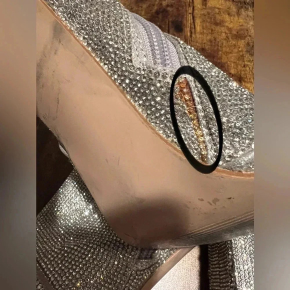 Steve Madden | NOTICED-R silver disco bootie. Size: 10. - Picture 8 of 16